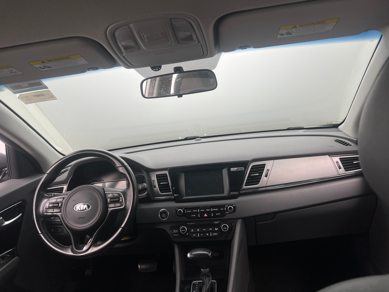 Thumbnail: 2017 Kia Niro - 3