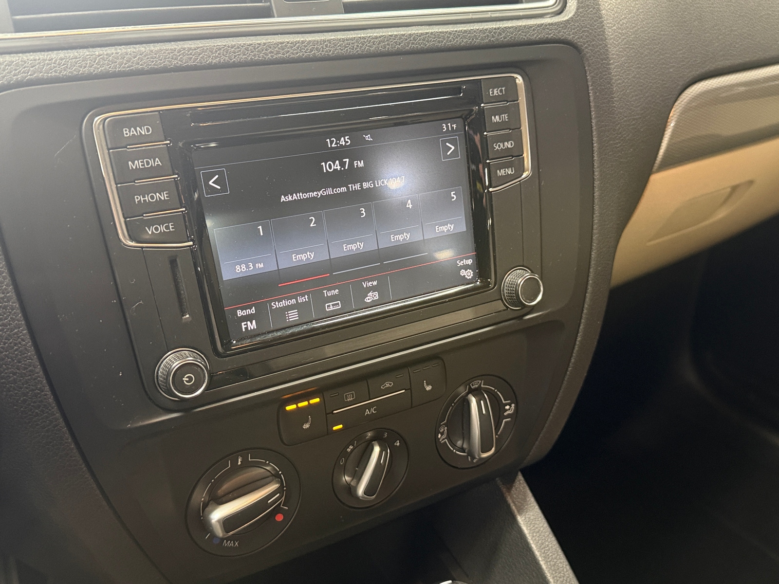 Thumbnail: 2017 Volkswagen Jetta - 3