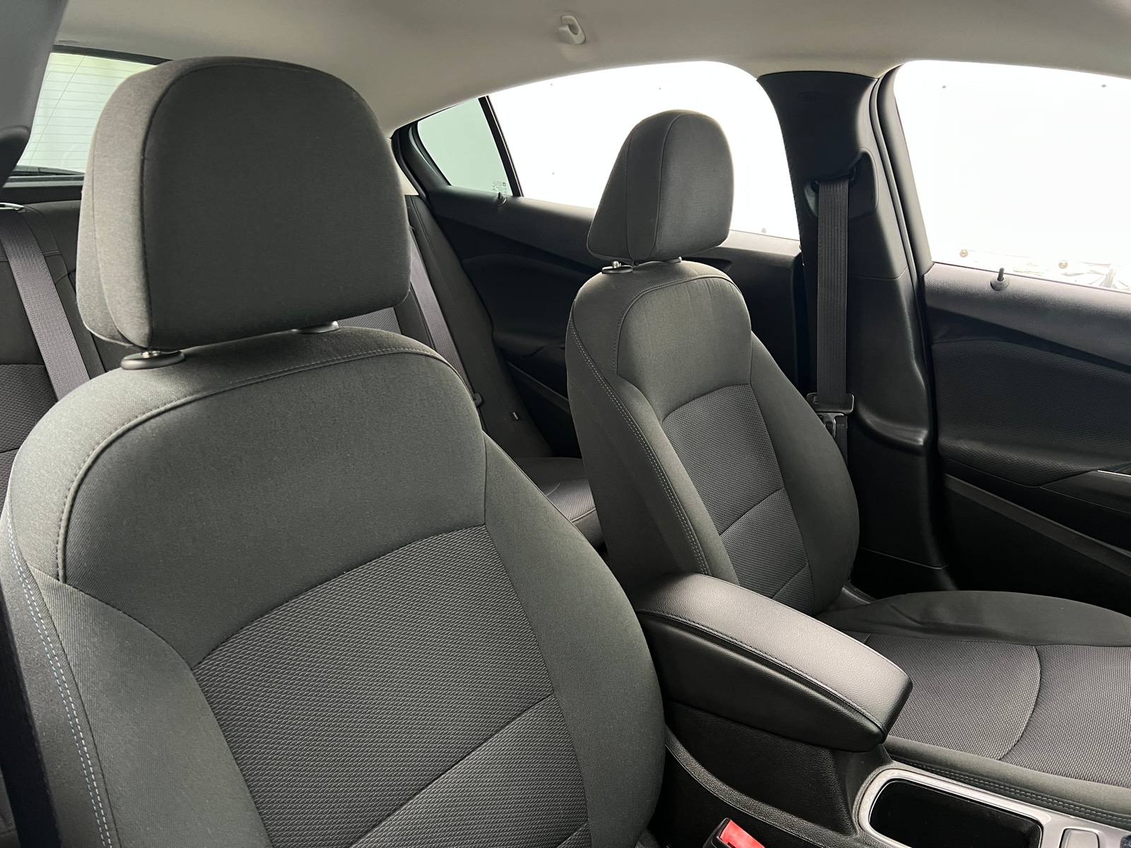 Thumbnail: 2017 Chevrolet Cruze - 2