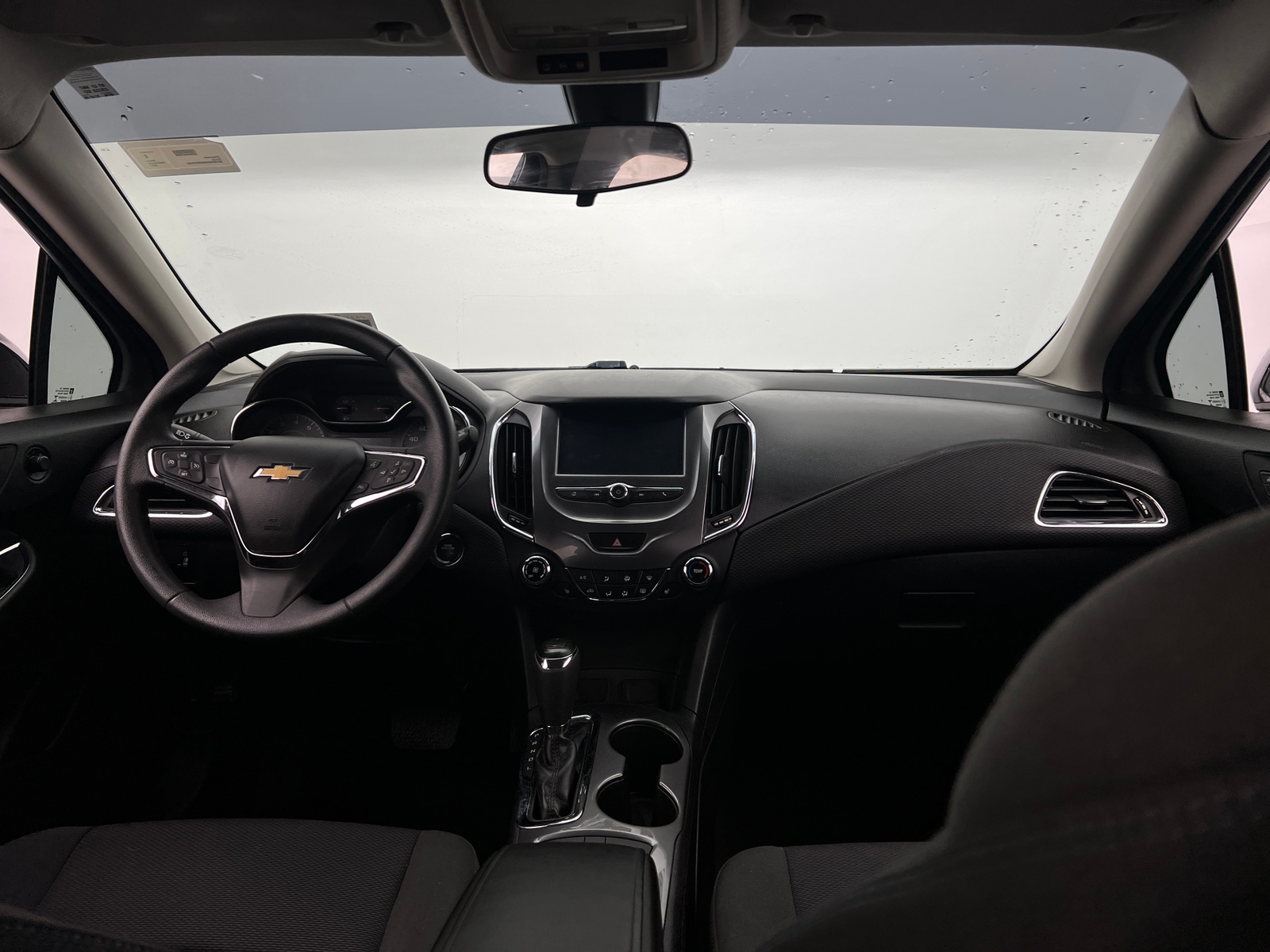 Thumbnail: 2017 Chevrolet Cruze - 3