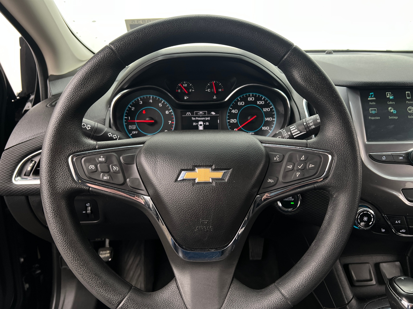 Thumbnail: 2017 Chevrolet Cruze - 5