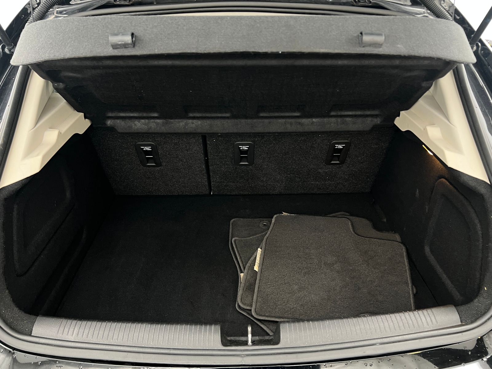 Thumbnail: 2017 Chevrolet Cruze - 7