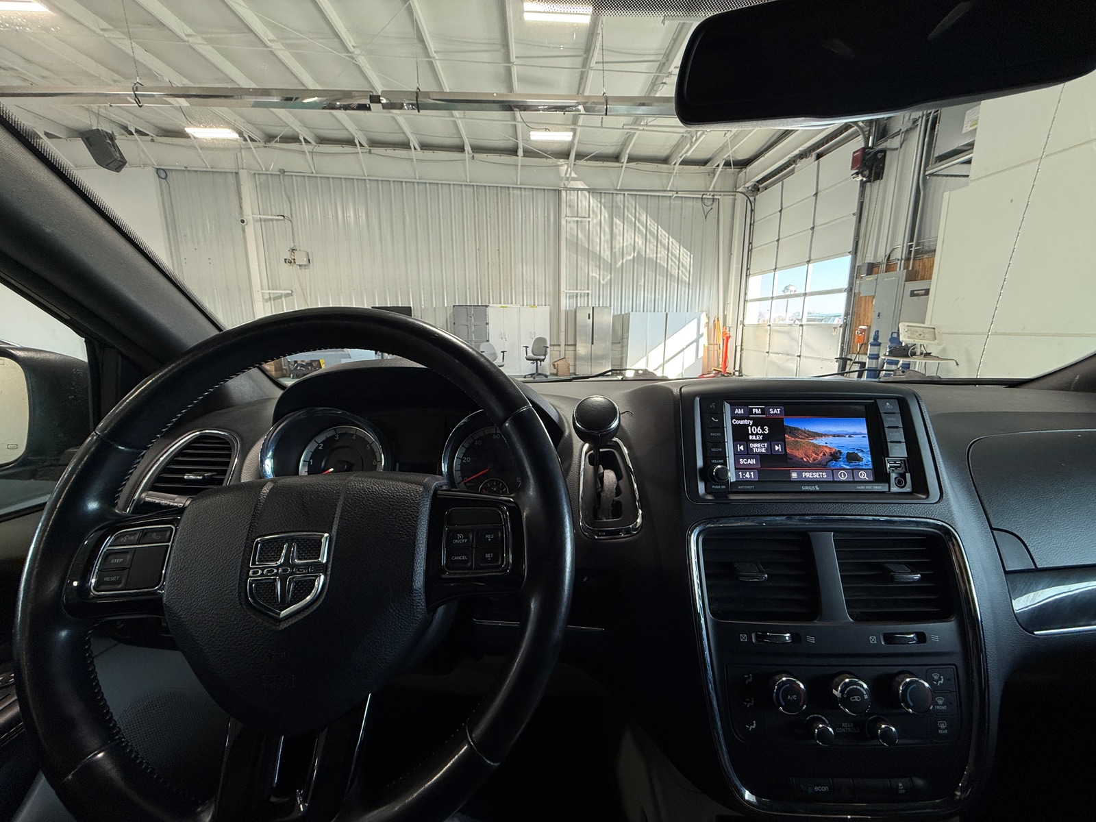 Thumbnail: 2020 Dodge Grand Caravan - 2