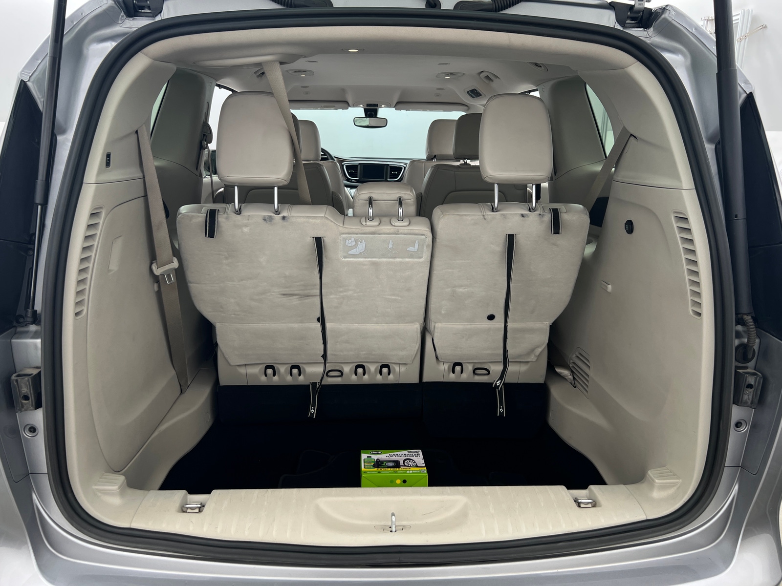 Thumbnail: 2021 Chrysler Voyager - 6