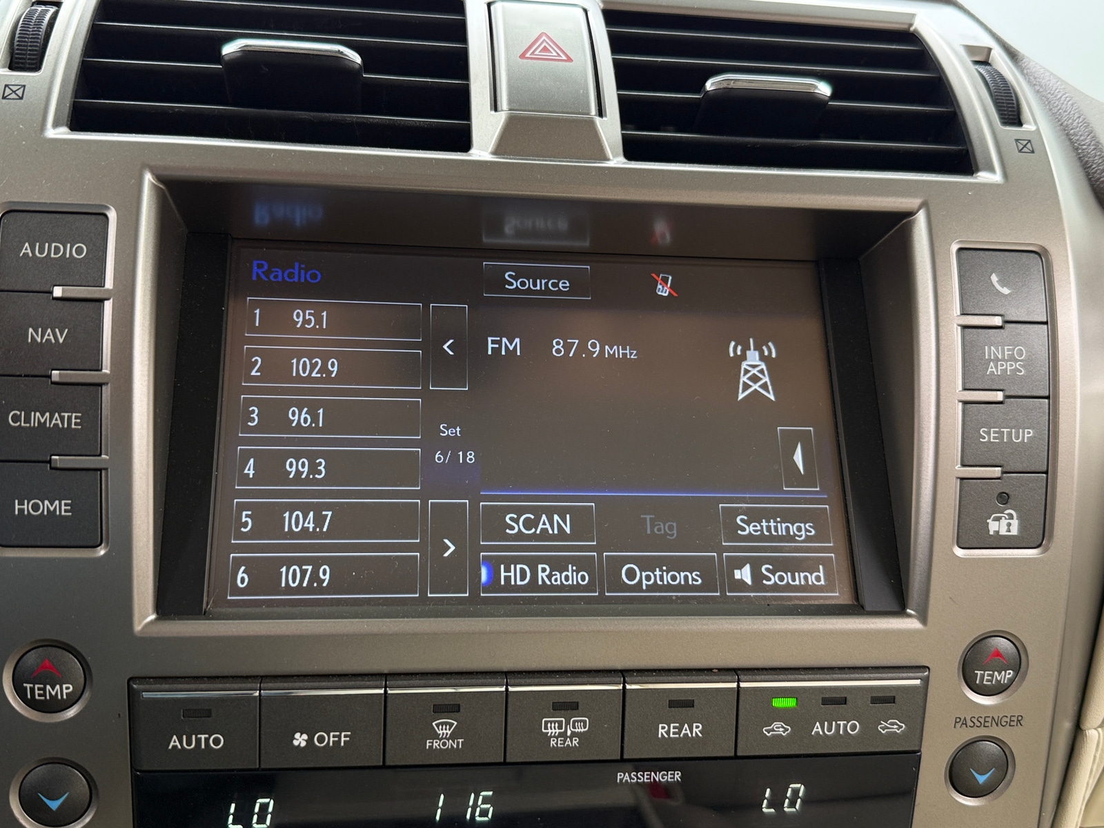 Thumbnail: 2014 Lexus GX - 3