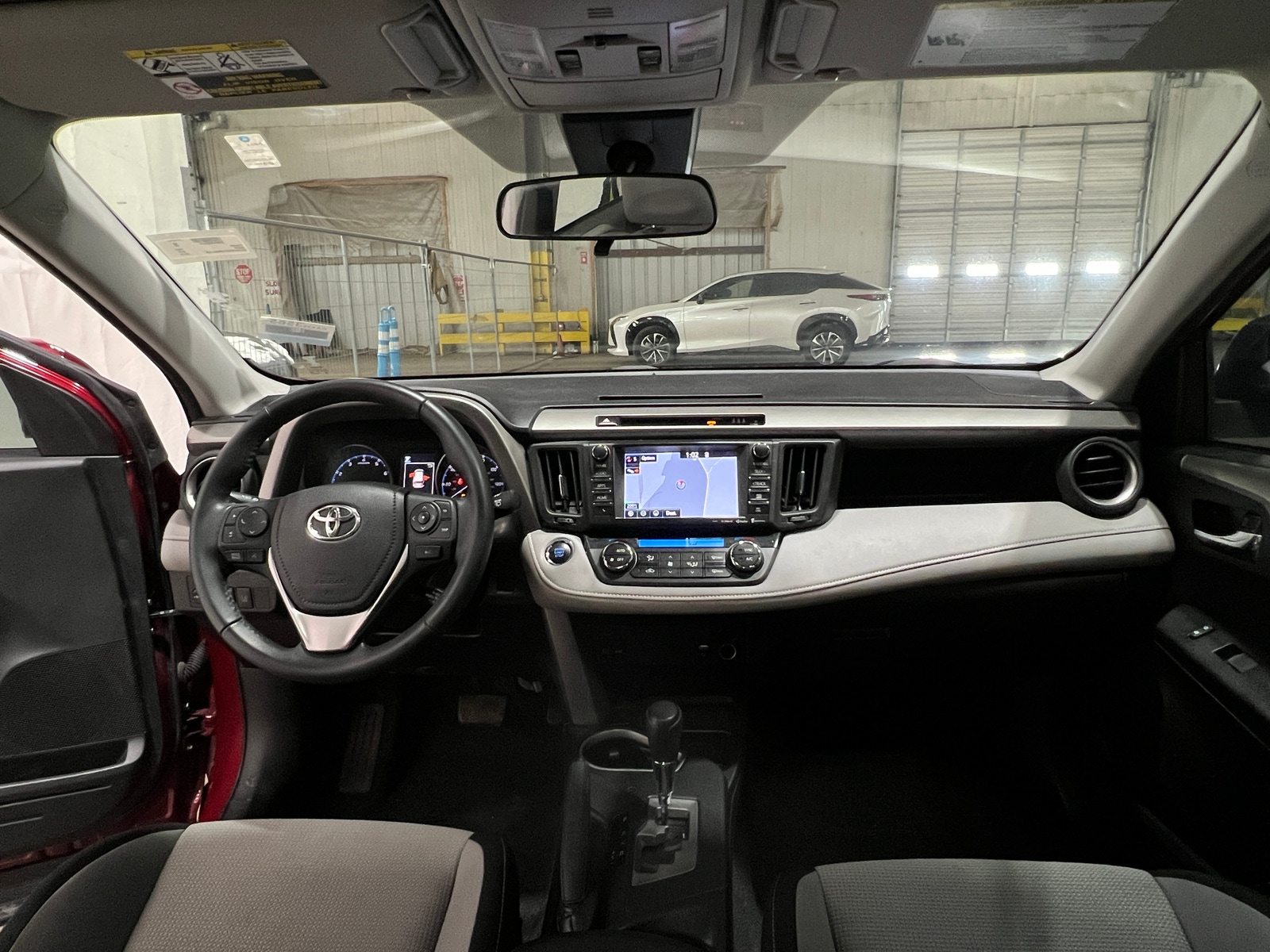 Thumbnail: 2018 Toyota RAV4 - 3