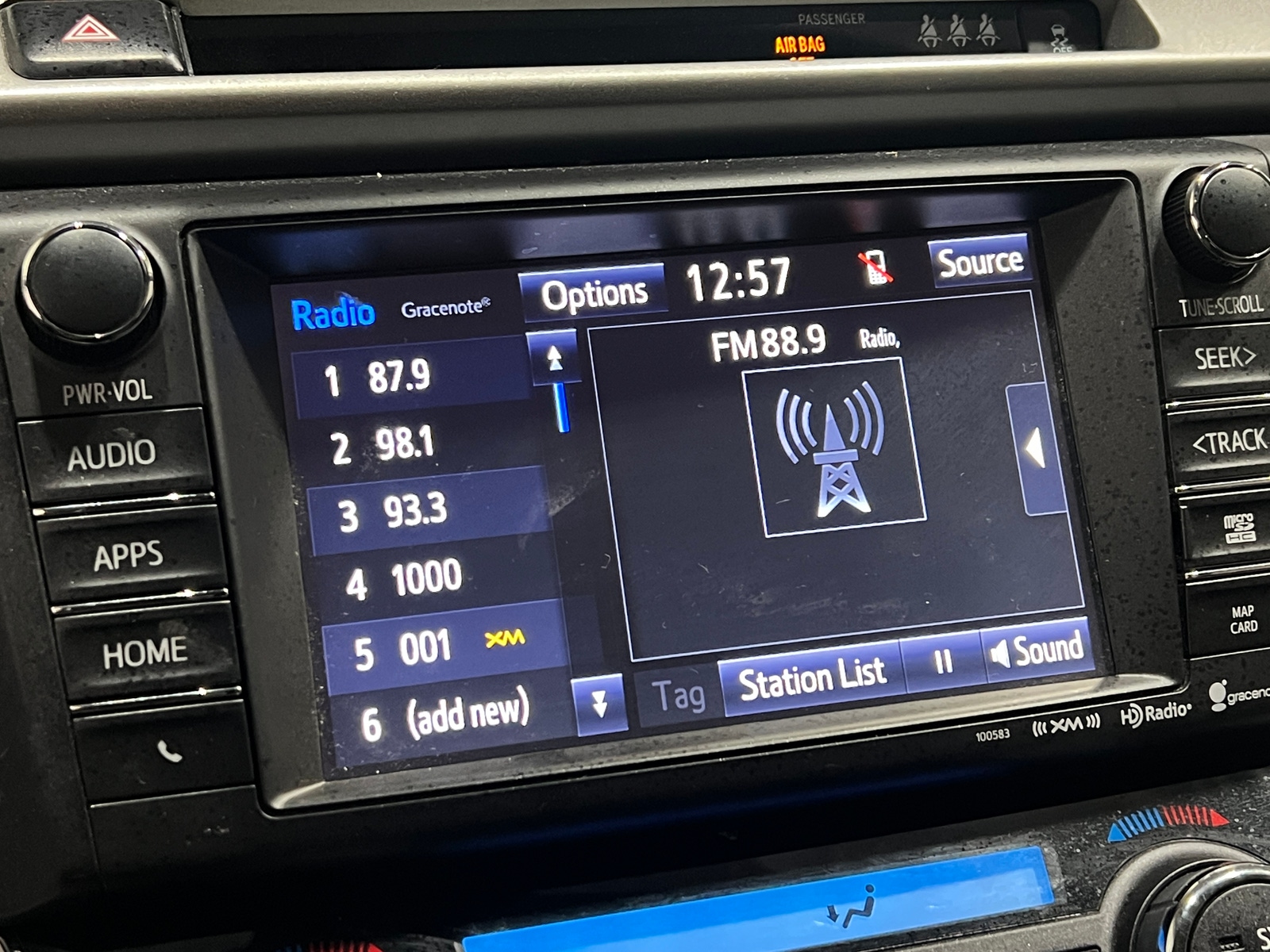 Thumbnail: 2018 Toyota RAV4 - 4