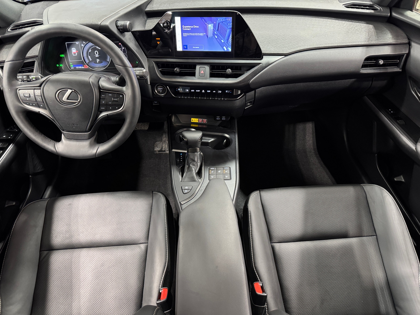 Thumbnail: 2023 Lexus UX - 2