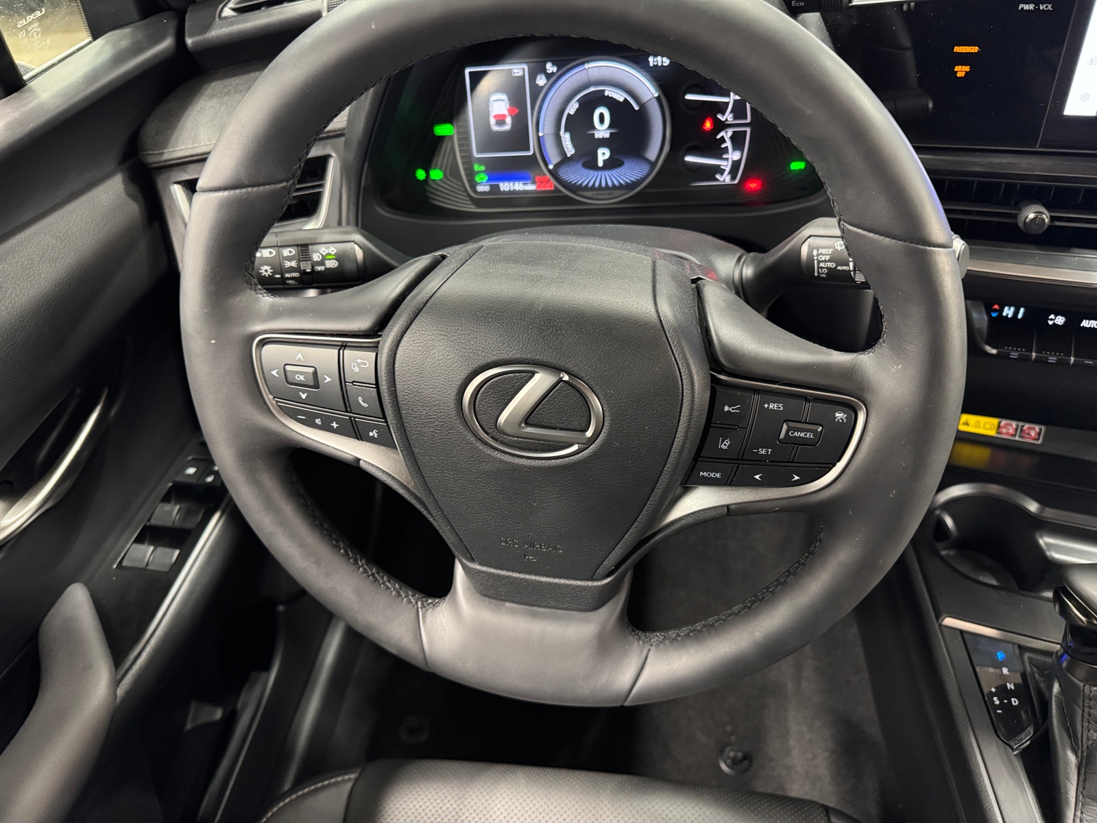 Thumbnail: 2023 Lexus UX - 4