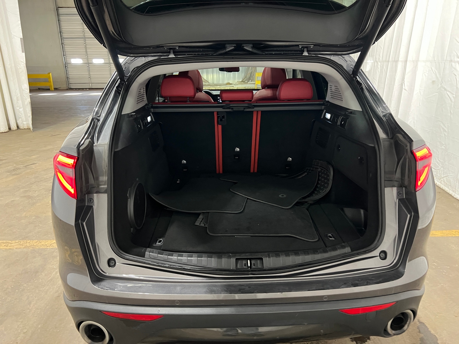 Thumbnail: 2021 Alfa Romeo Stelvio - 6