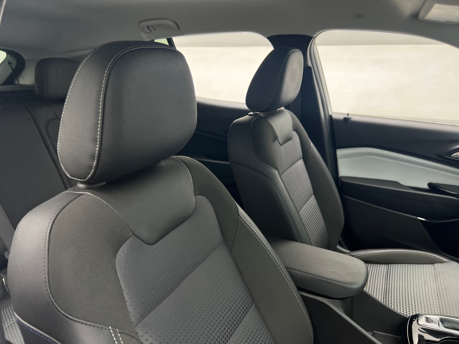 Thumbnail: 2025 Chevrolet Trax - 2