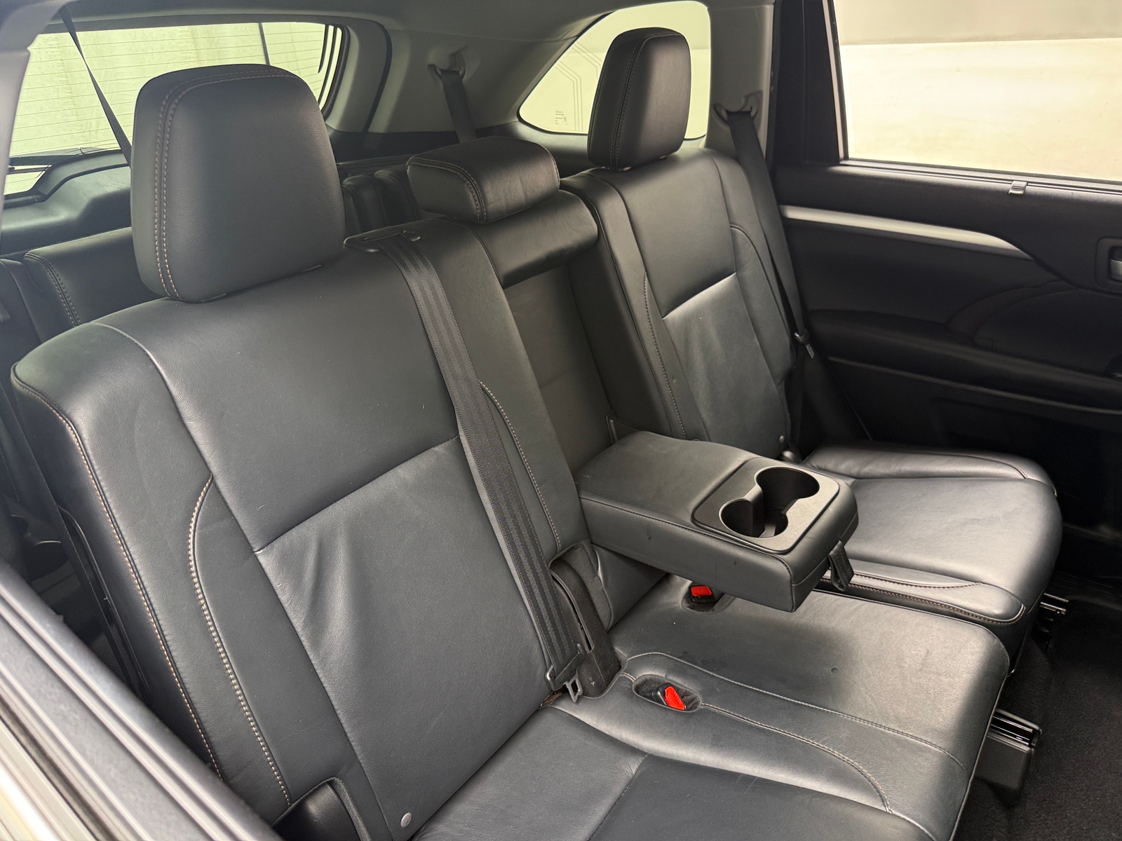 Thumbnail: 2016 Toyota Highlander - 5