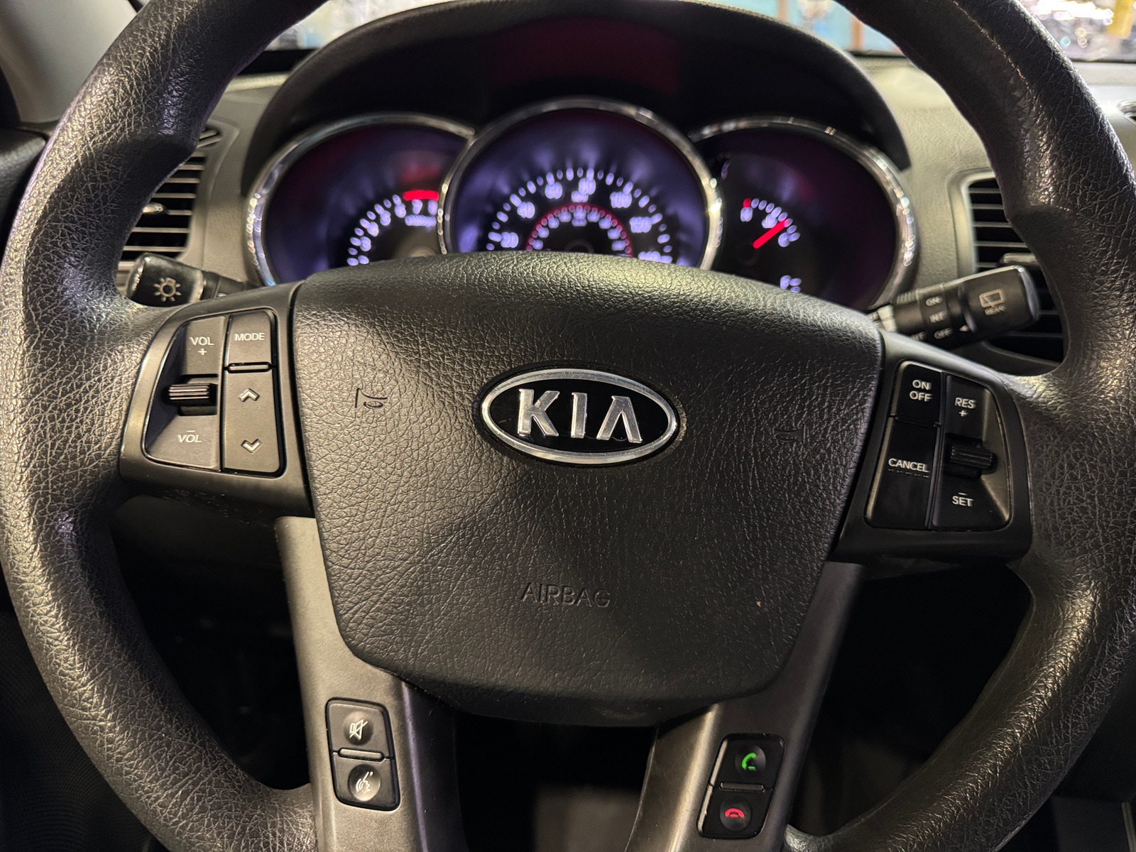 Thumbnail: 2013 Kia Sorento - 5