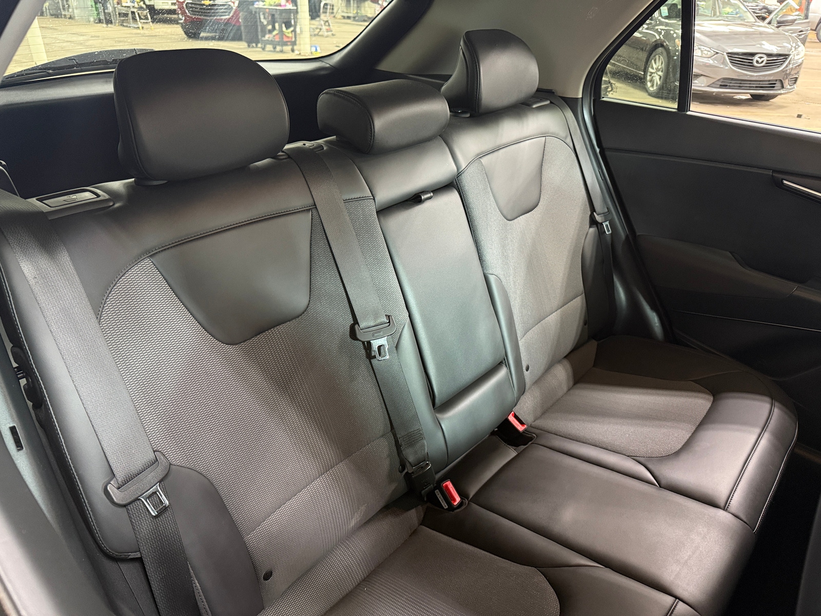 Thumbnail: 2023 Kia Niro - 5