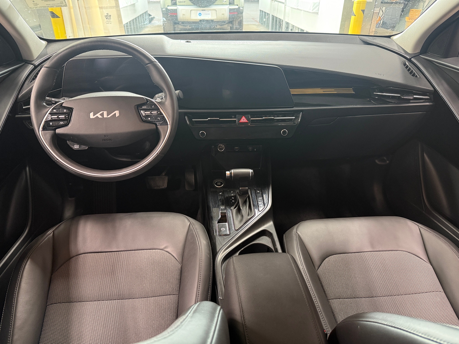 Thumbnail: 2023 Kia Niro - 2