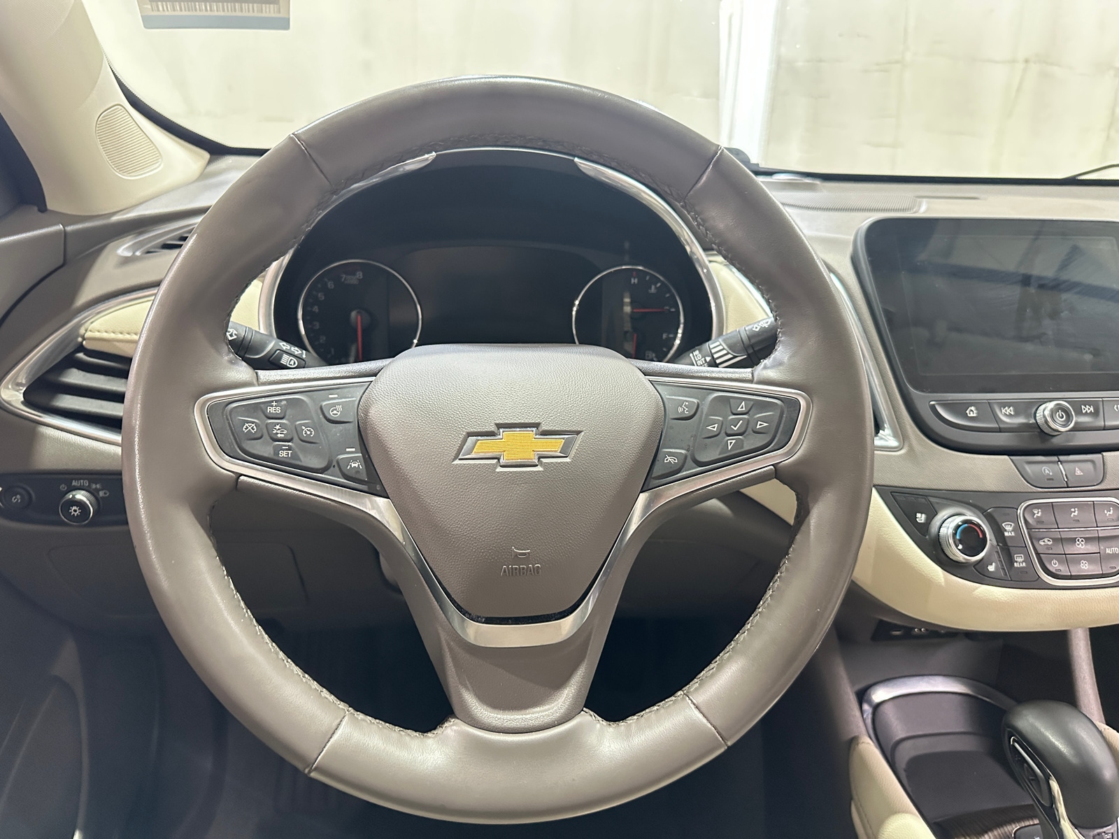 Thumbnail: 2024 Chevrolet Malibu - 4