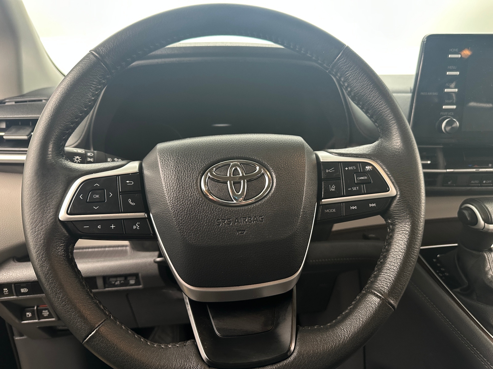 Thumbnail: 2024 Toyota Sienna - 4