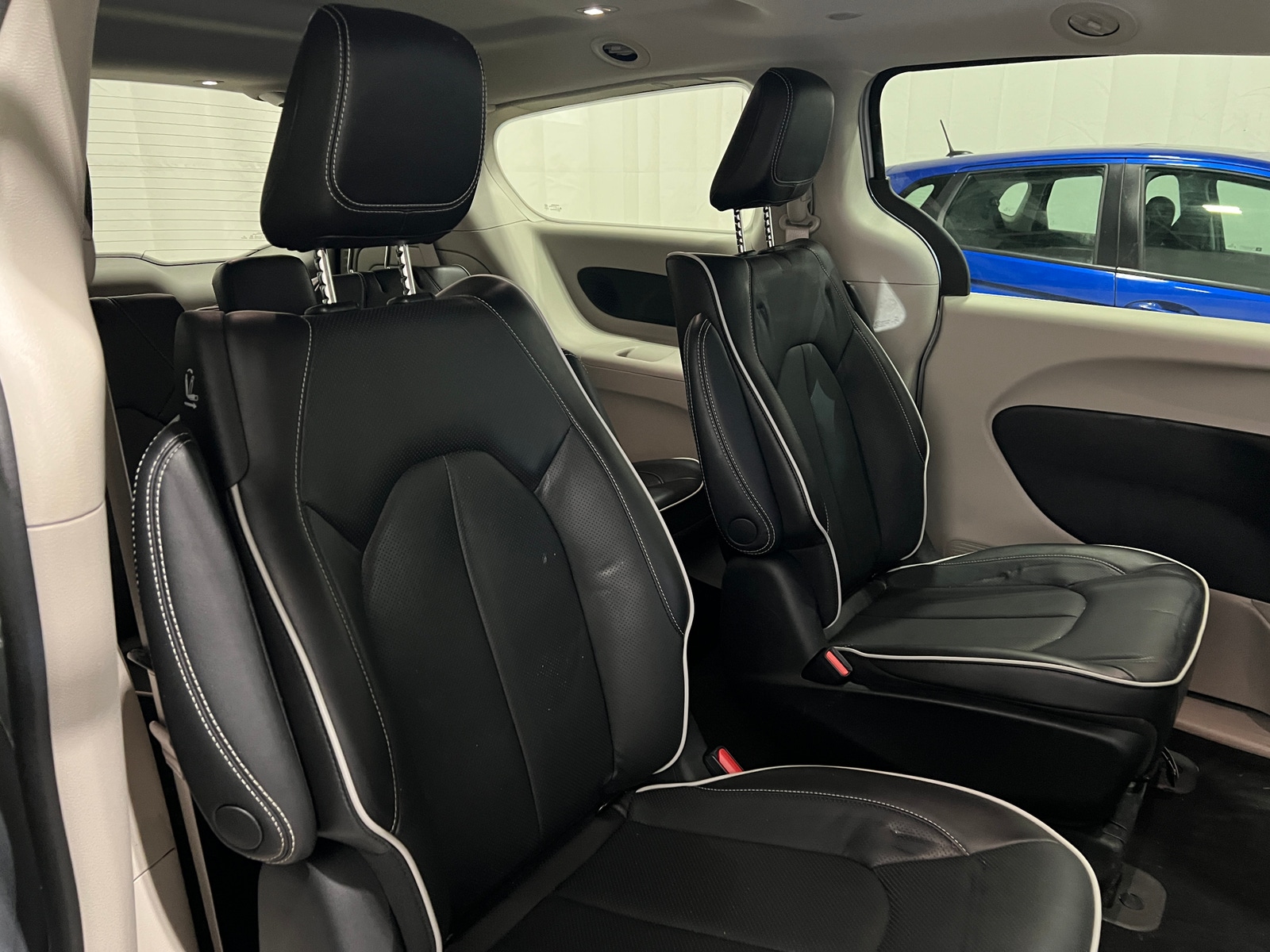 Thumbnail: 2022 Chrysler Pacifica - 5