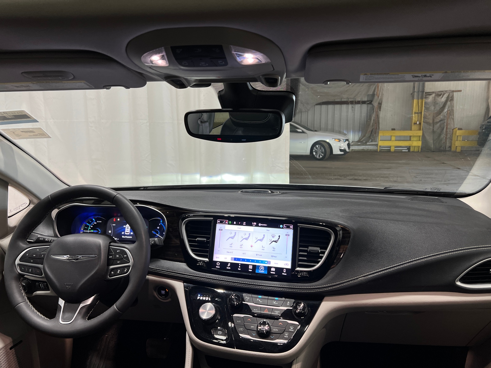 Thumbnail: 2022 Chrysler Pacifica - 2