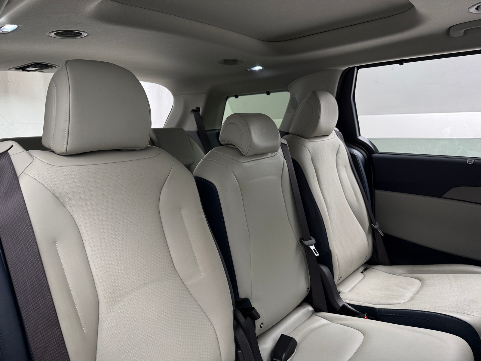 Thumbnail: 2025 Kia Carnival - 5