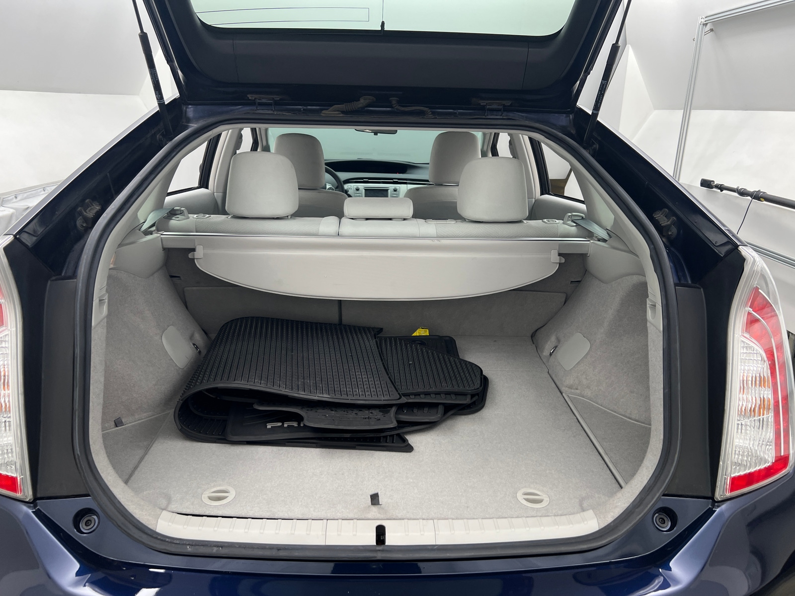 Thumbnail: 2015 Toyota Prius - 7