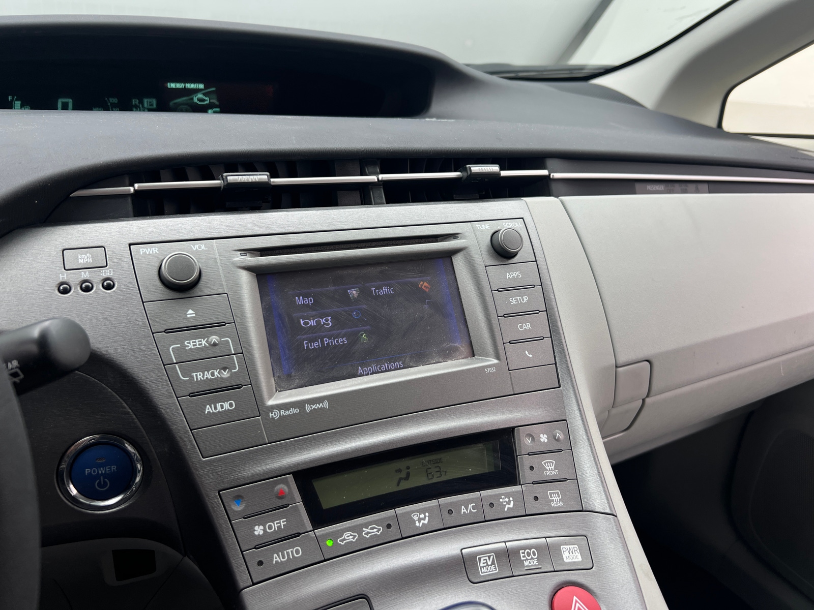 Thumbnail: 2015 Toyota Prius - 4