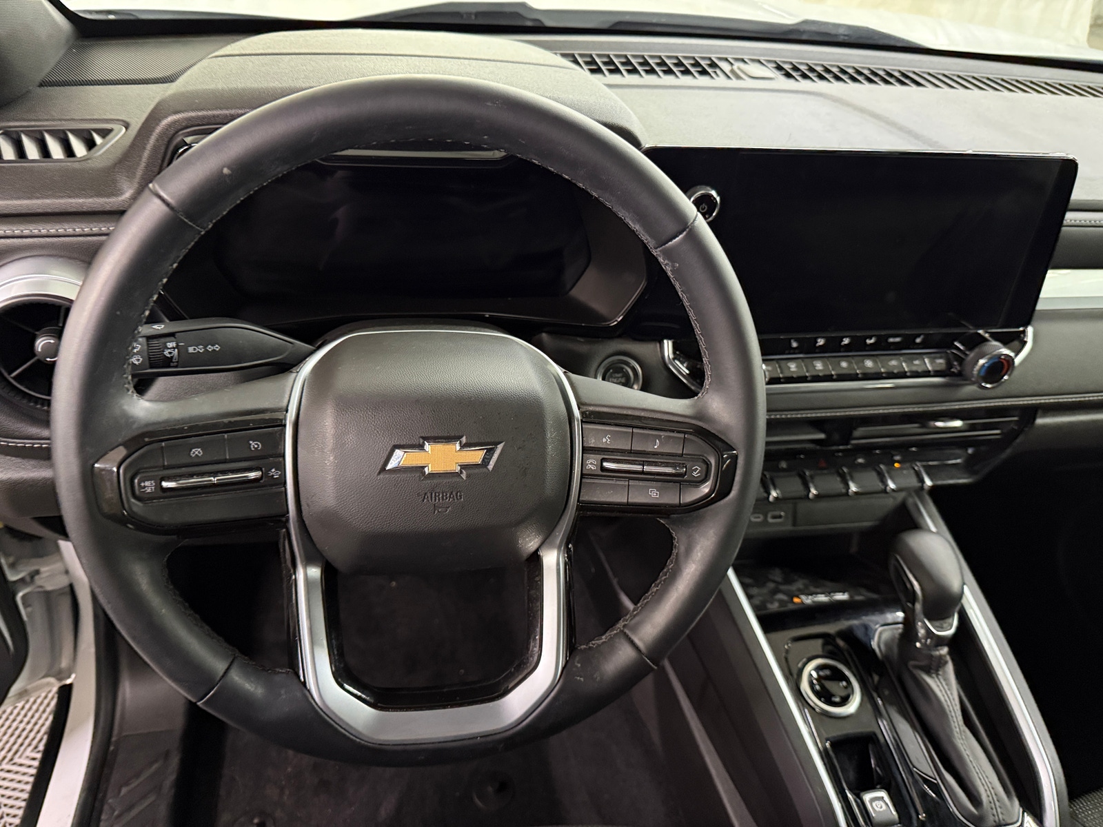 Thumbnail: 2024 Chevrolet Colorado - 5