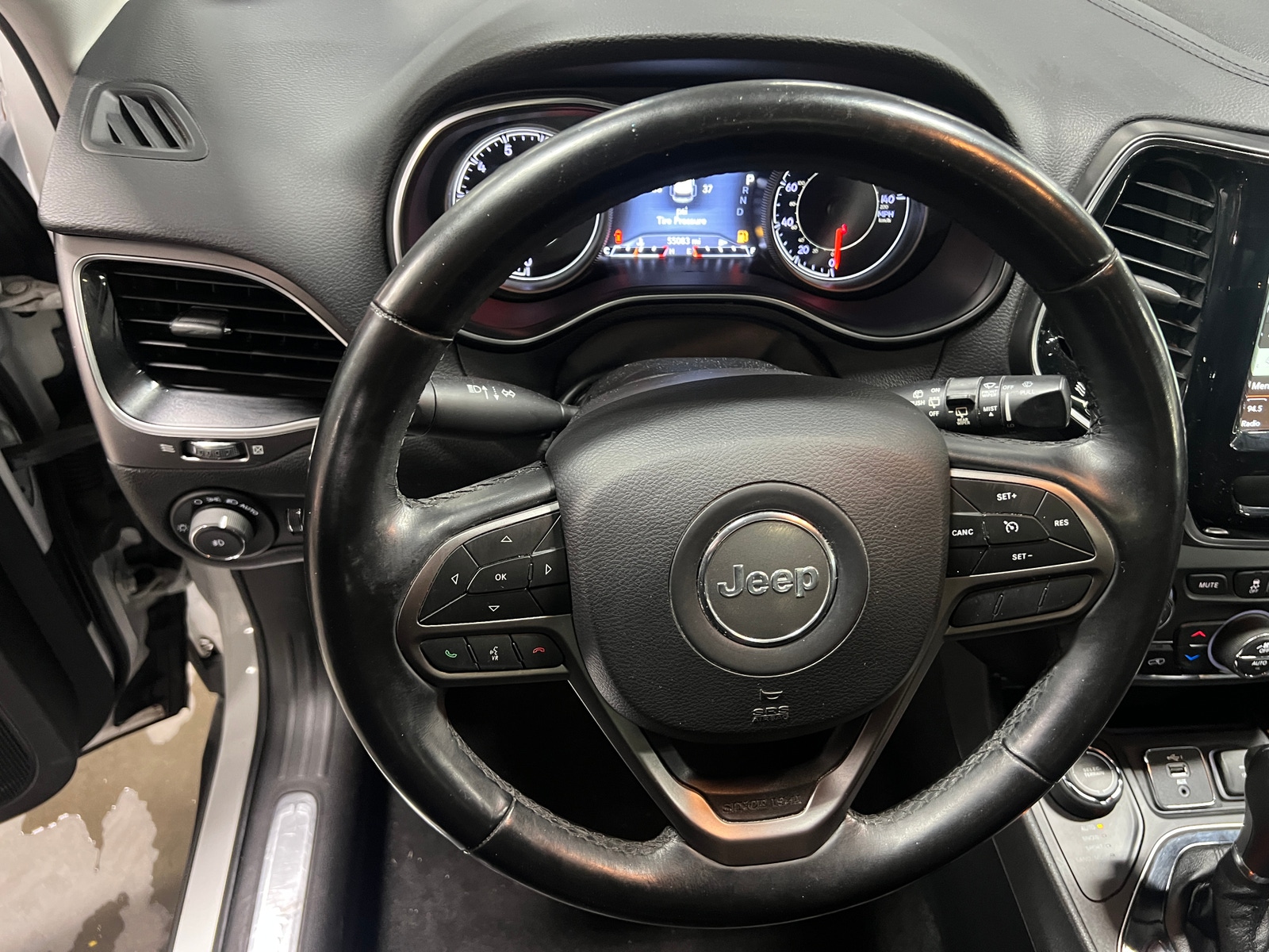 Thumbnail: 2019 Jeep Cherokee - 4