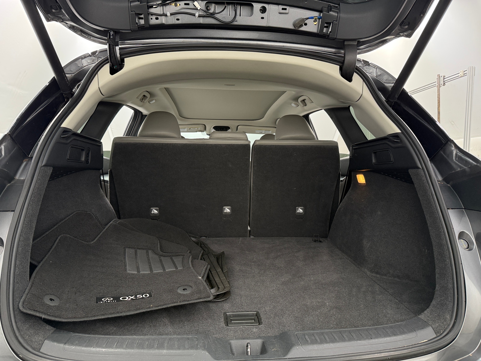 Thumbnail: 2023 INFINITI QX50 - 6