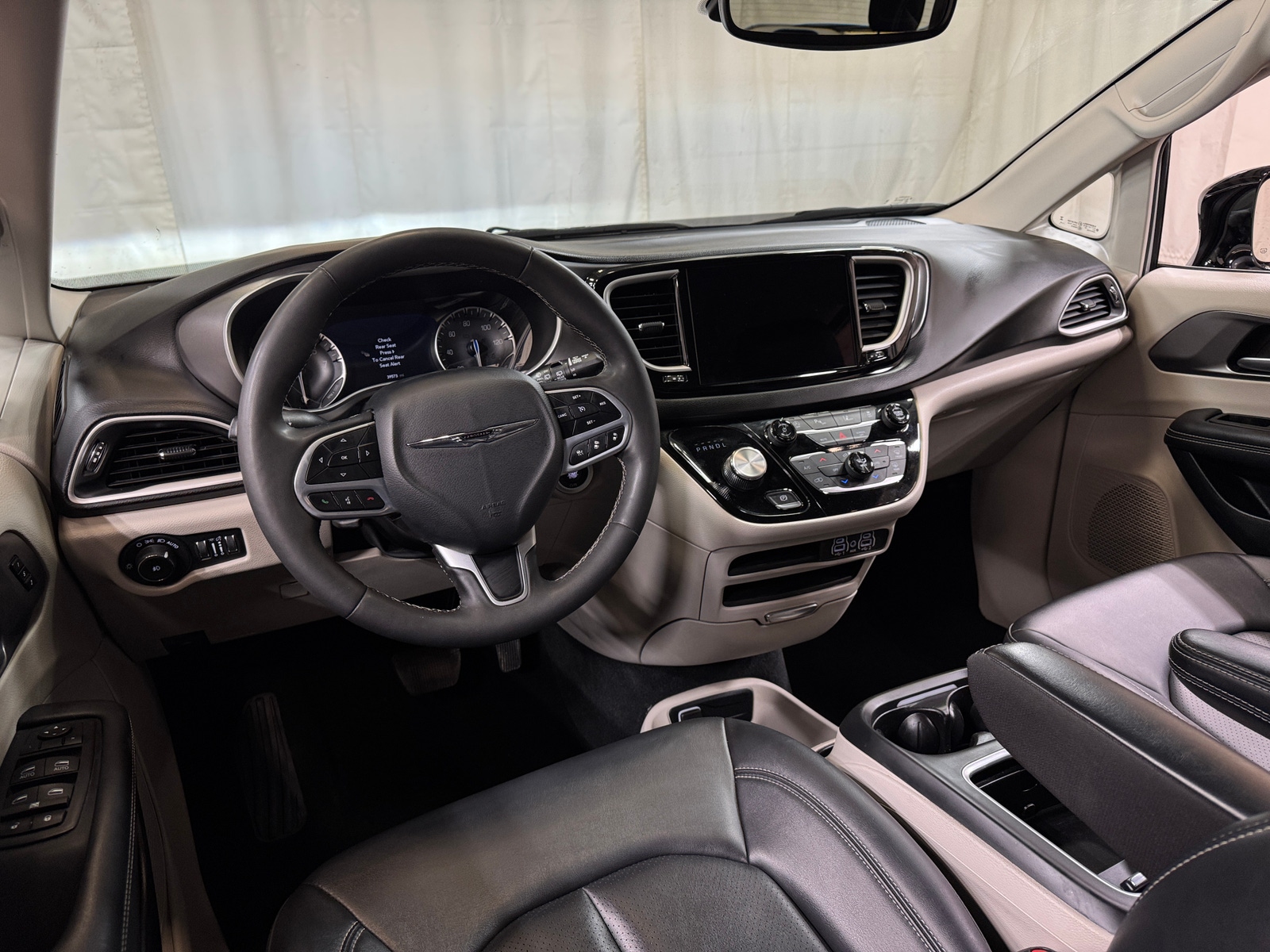 Thumbnail: 2024 Chrysler Pacifica - 2