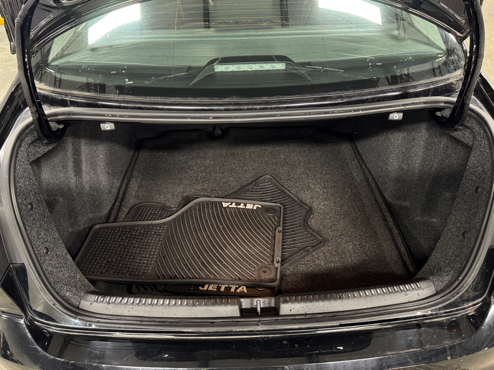 Thumbnail: 2017 Volkswagen Jetta - 6