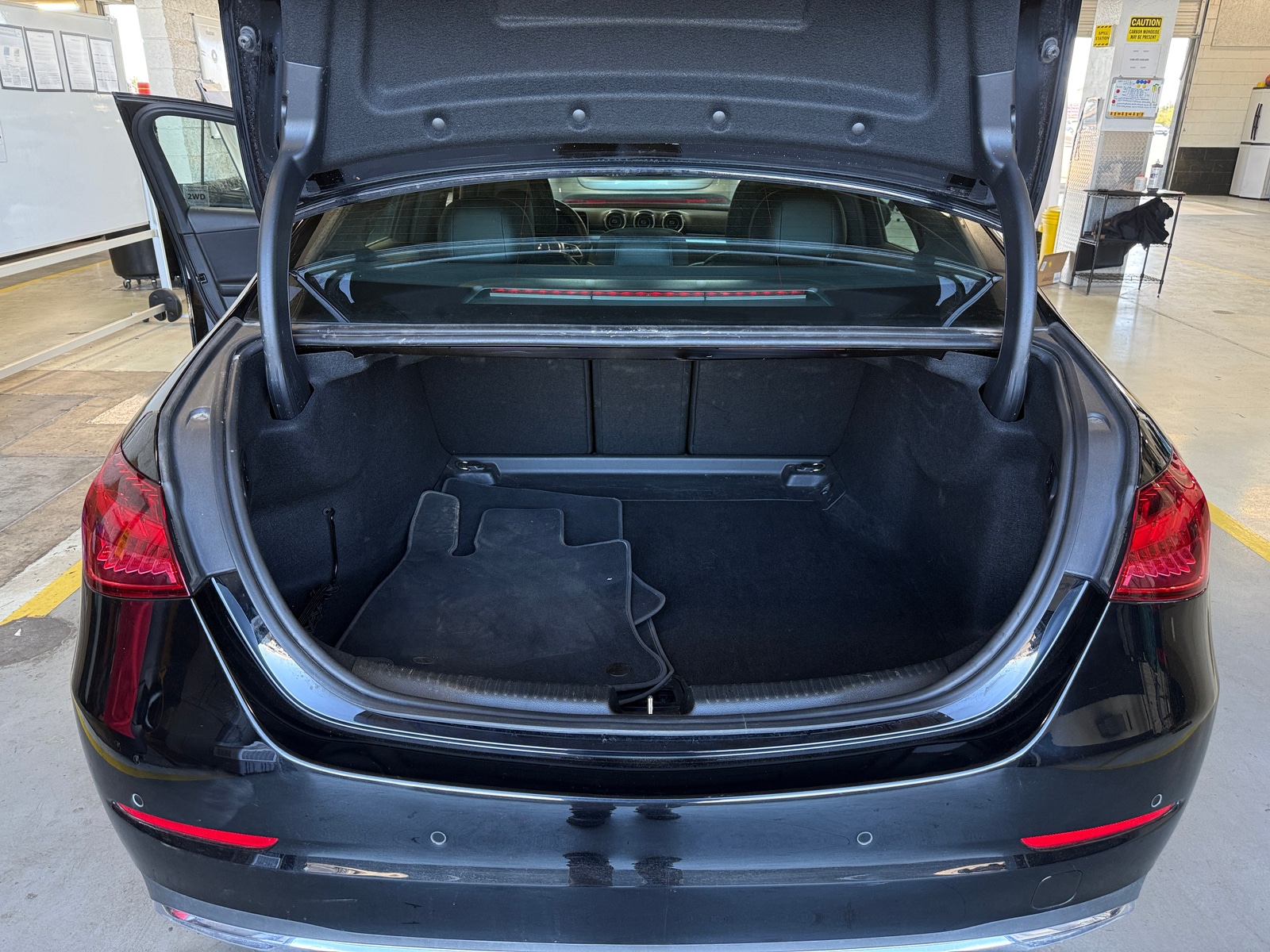 Thumbnail: 2024 Mercedes-Benz C-Class - 7