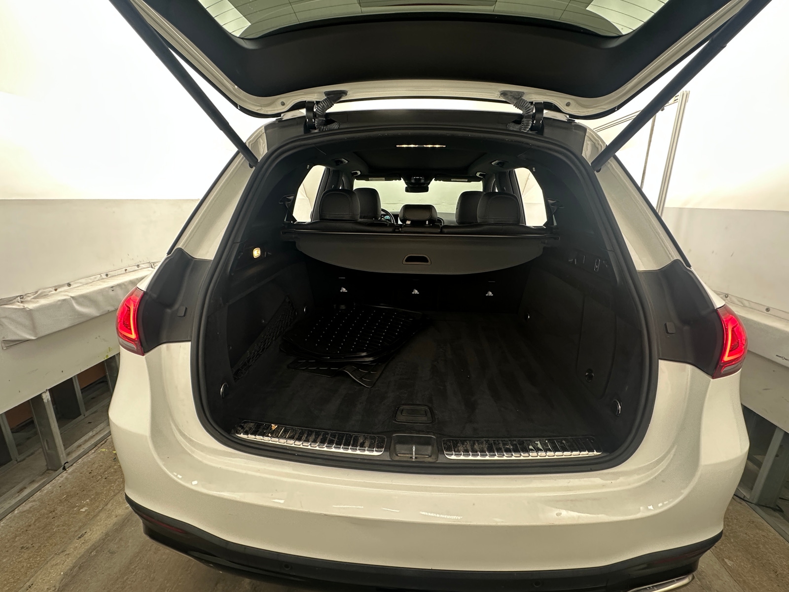 Thumbnail: 2023 Mercedes-Benz GLE - 6