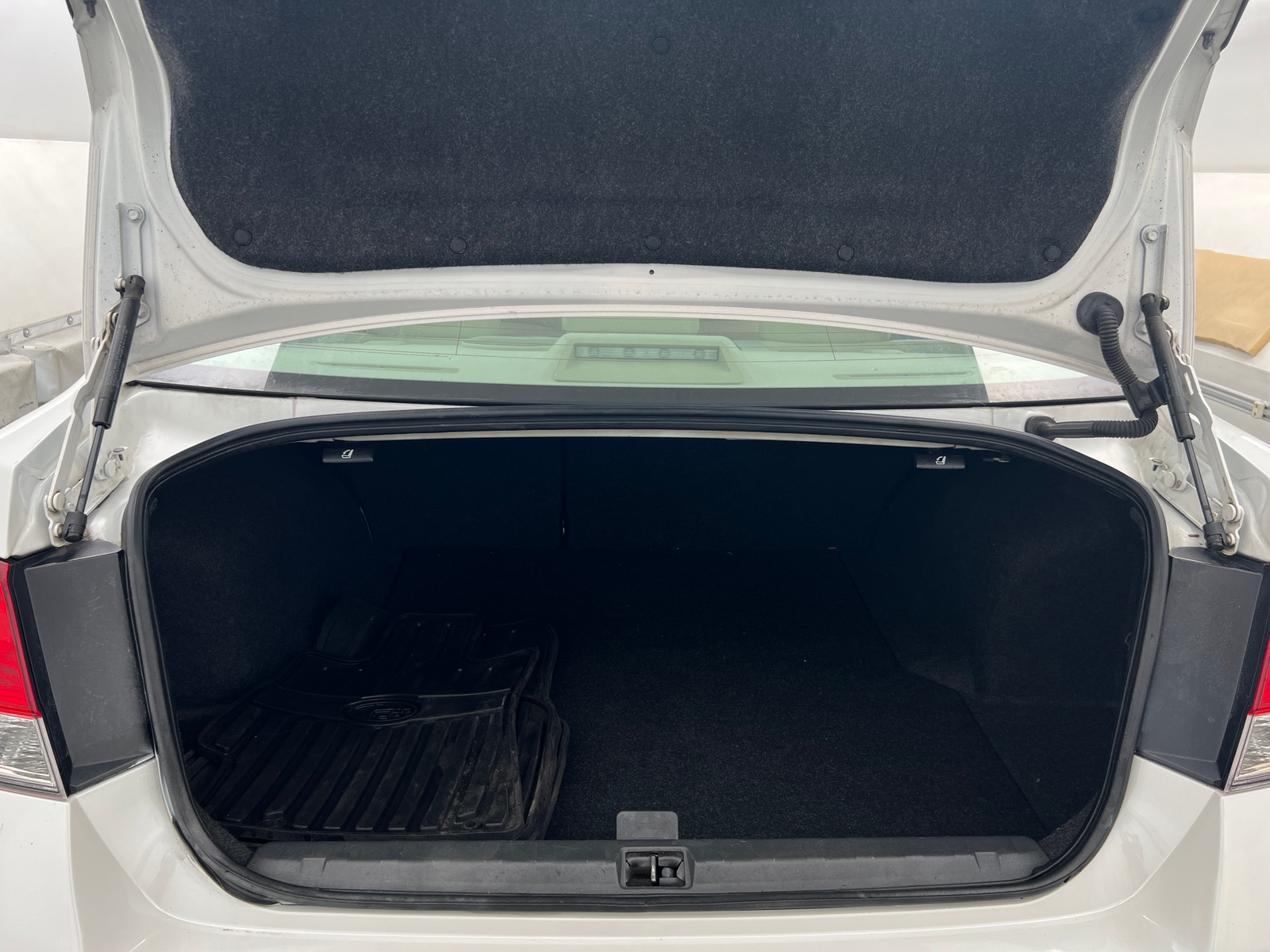 Thumbnail: 2012 Subaru Legacy - 6