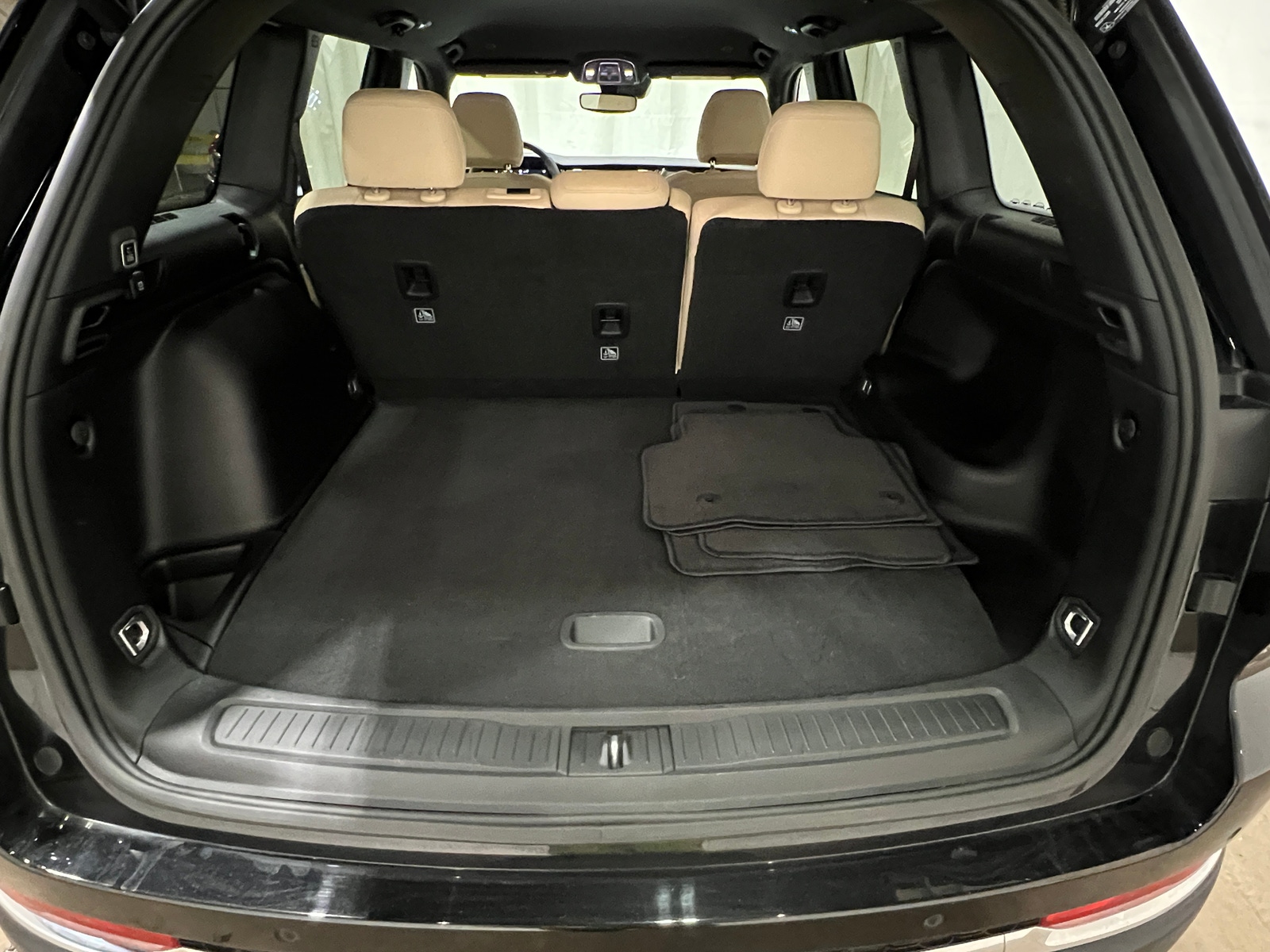 Thumbnail: 2023 Jeep Grand Cherokee - 6