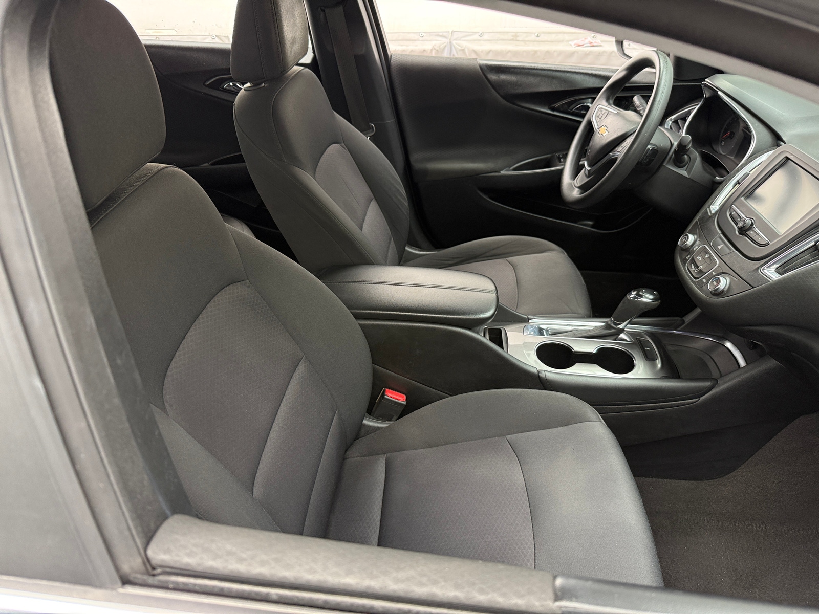 Thumbnail: 2018 Chevrolet Malibu - 2