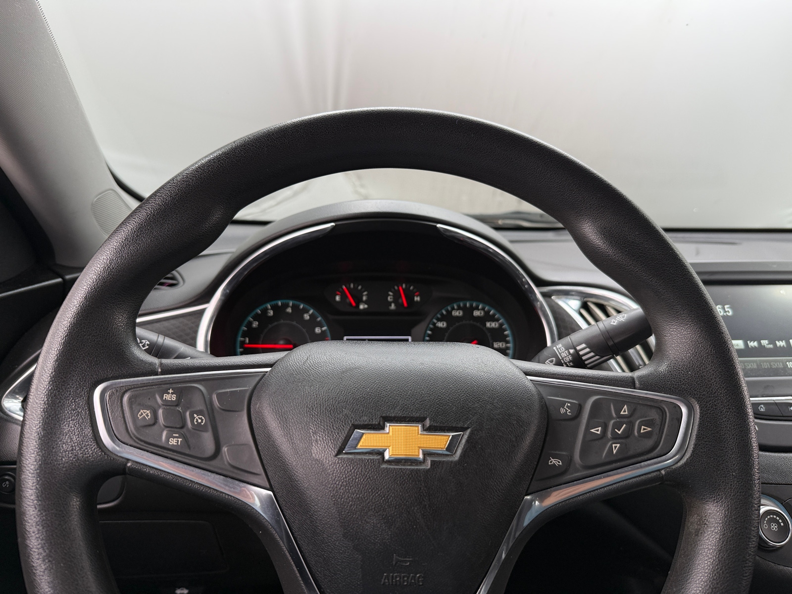 Thumbnail: 2018 Chevrolet Malibu - 5