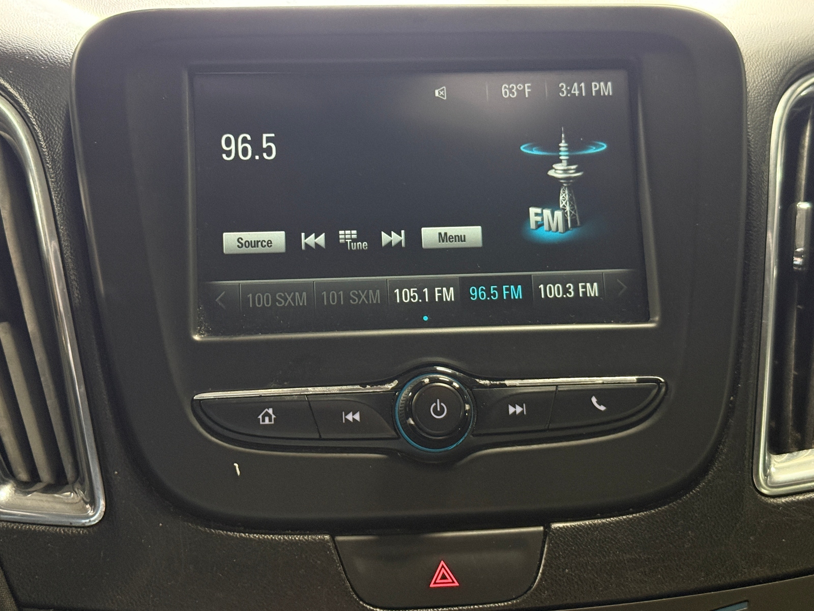 Thumbnail: 2018 Chevrolet Malibu - 4