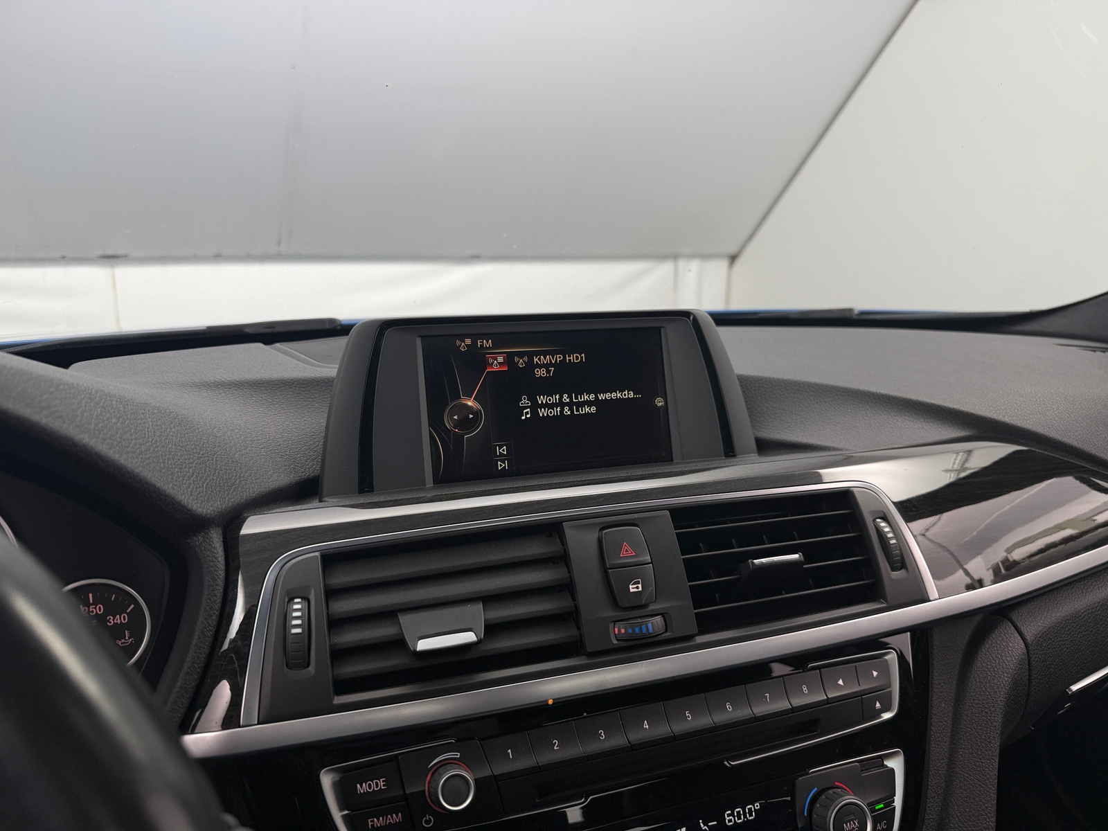 Thumbnail: 2016 BMW 3 Series - 3