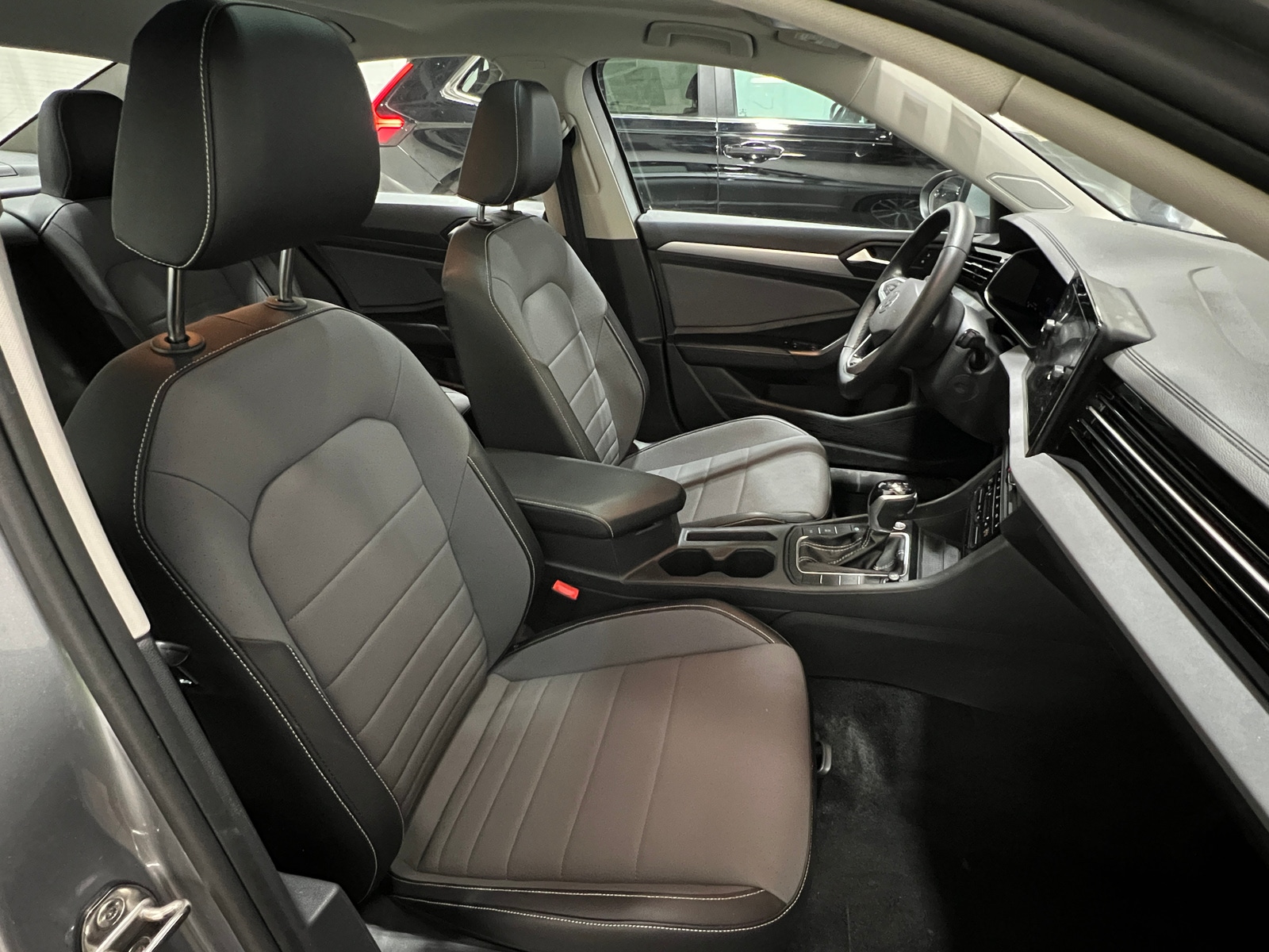 Thumbnail: 2025 Volkswagen Jetta - 2