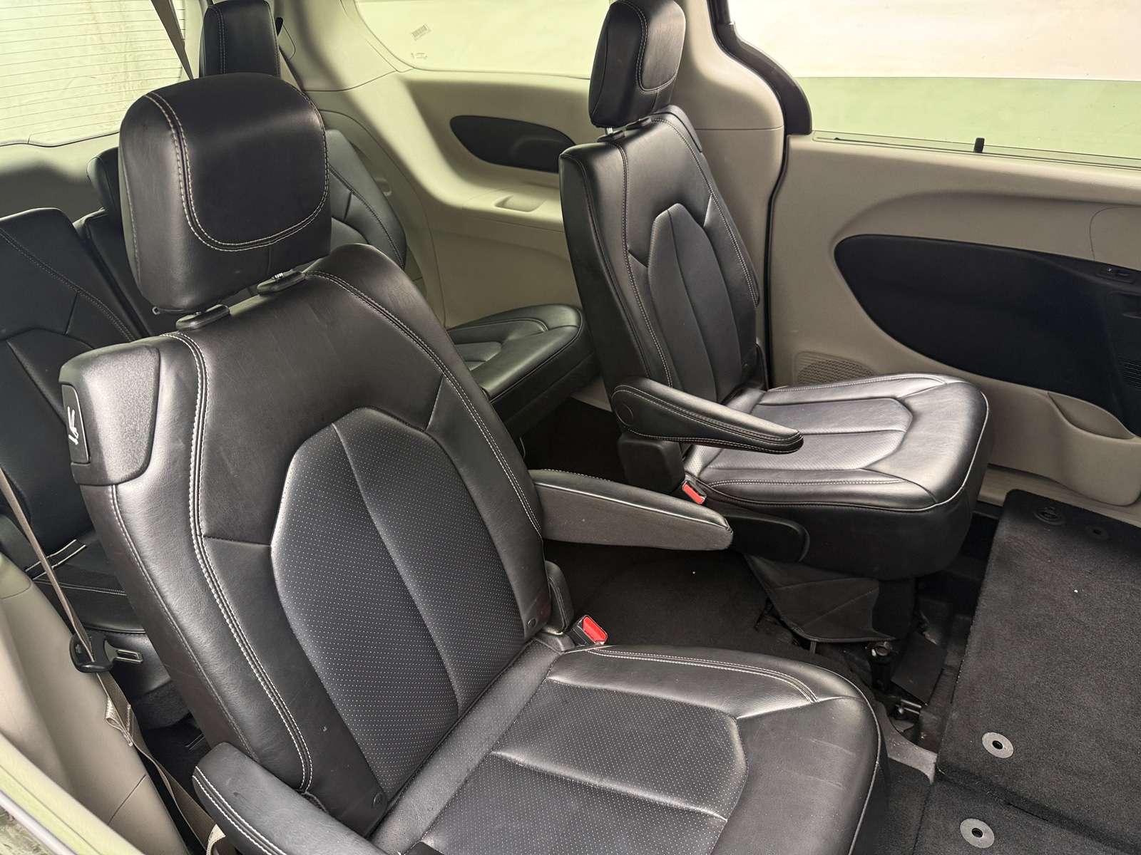 Thumbnail: 2023 Chrysler Pacifica - 5