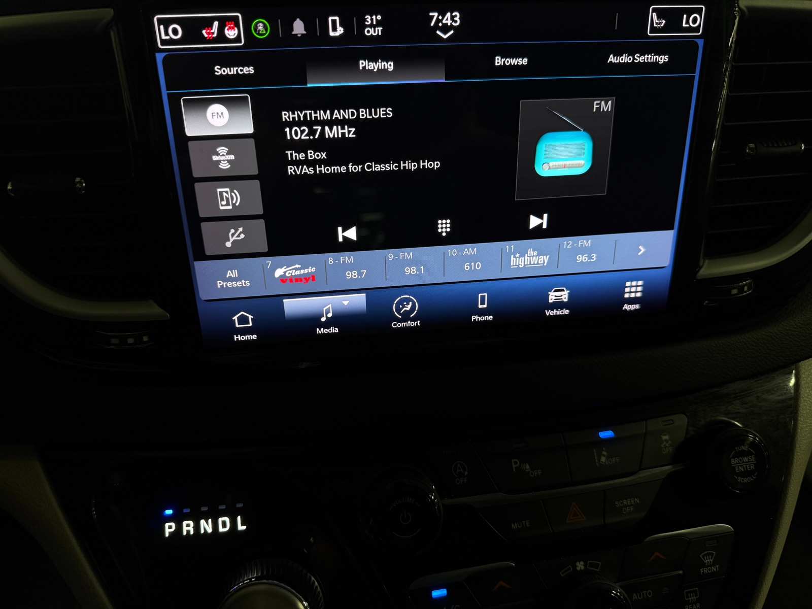 Thumbnail: 2023 Chrysler Pacifica - 3