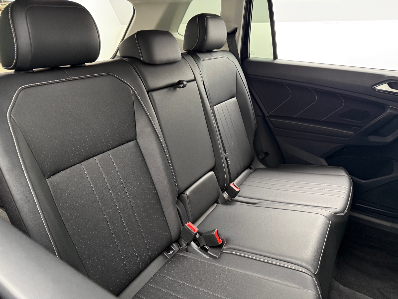 Thumbnail: 2023 Volkswagen Tiguan - 5