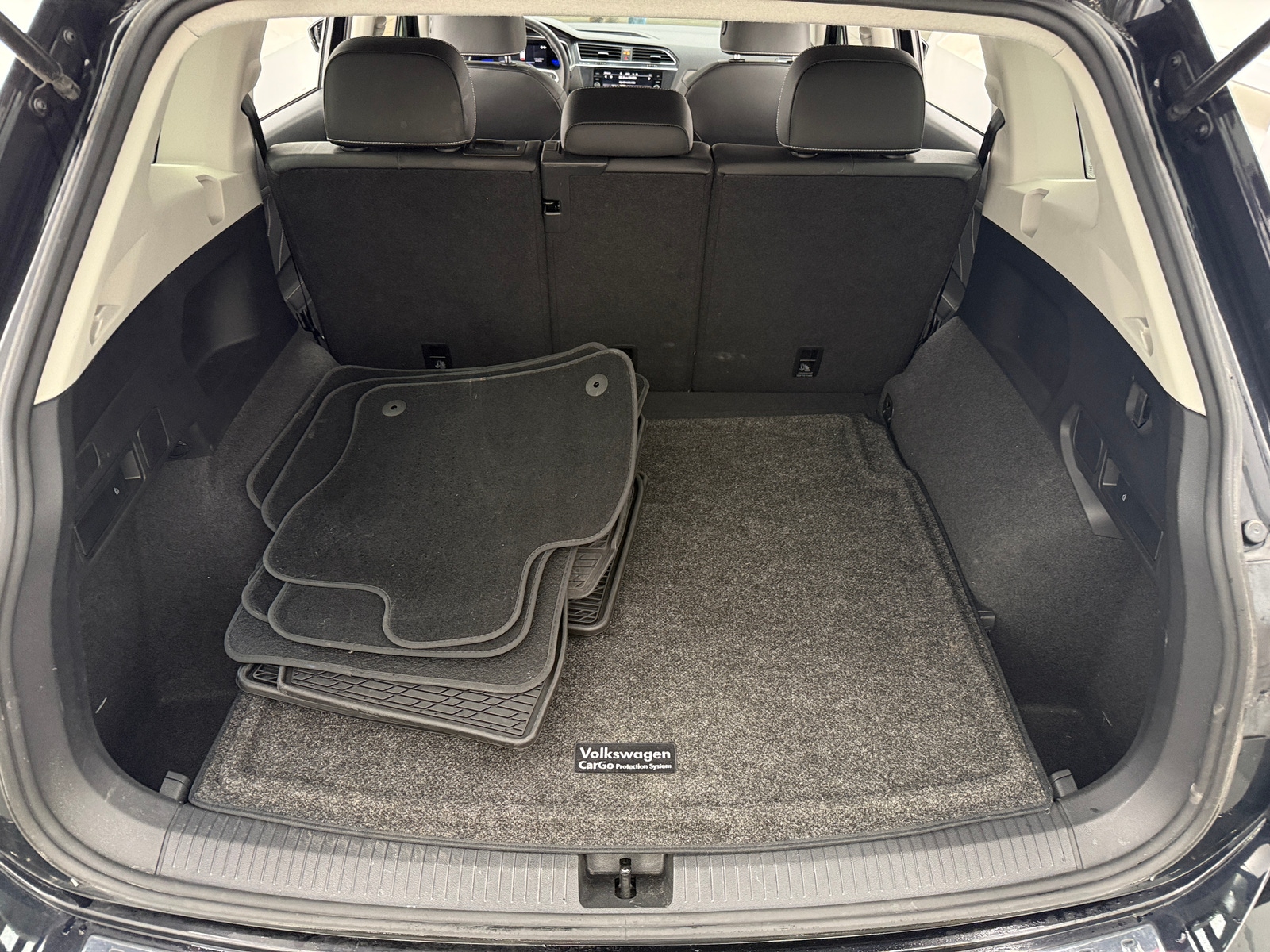 Thumbnail: 2023 Volkswagen Tiguan - 6