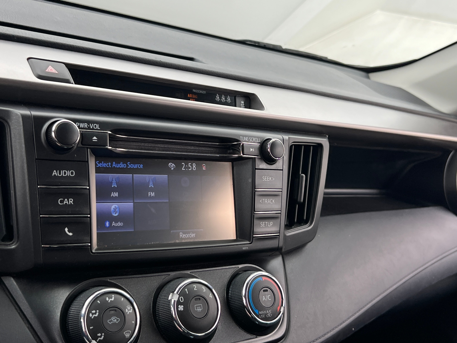 Thumbnail: 2018 Toyota RAV4 - 4