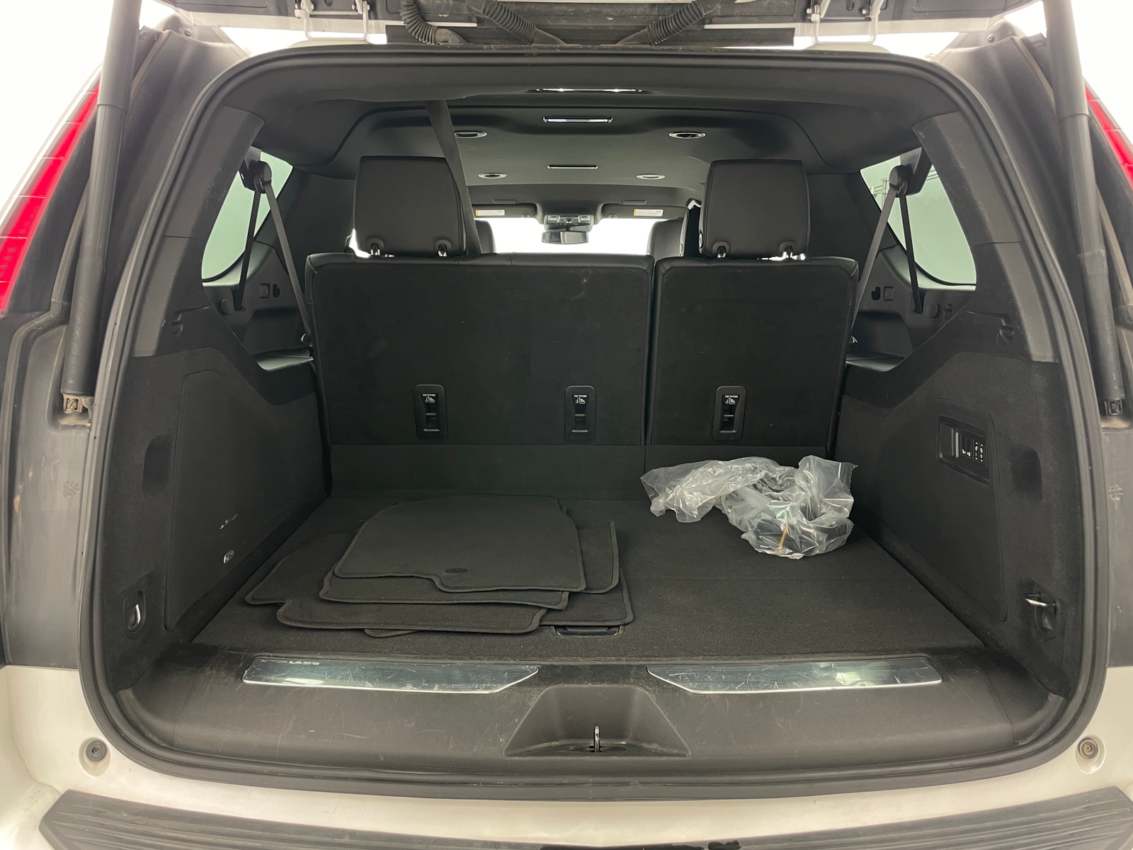 Thumbnail: 2022 Cadillac Escalade - 6