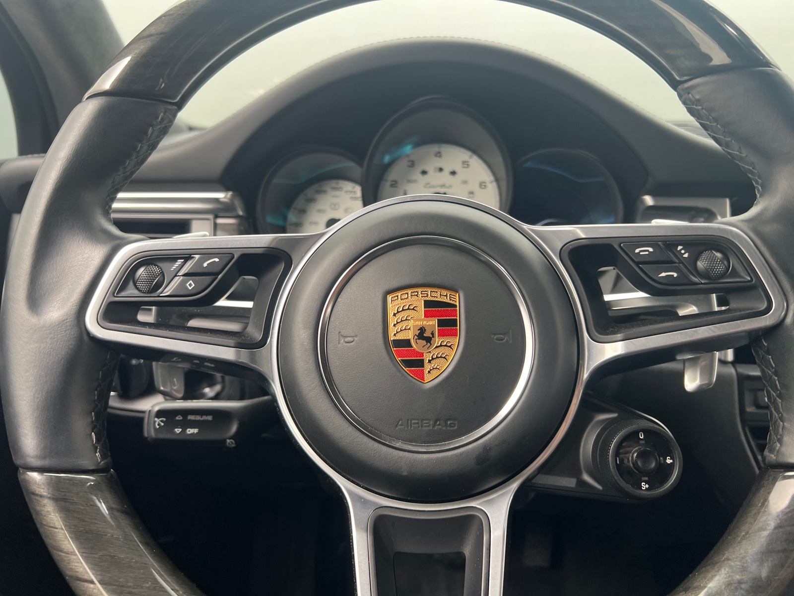 Thumbnail: 2020 Porsche Macan - 4