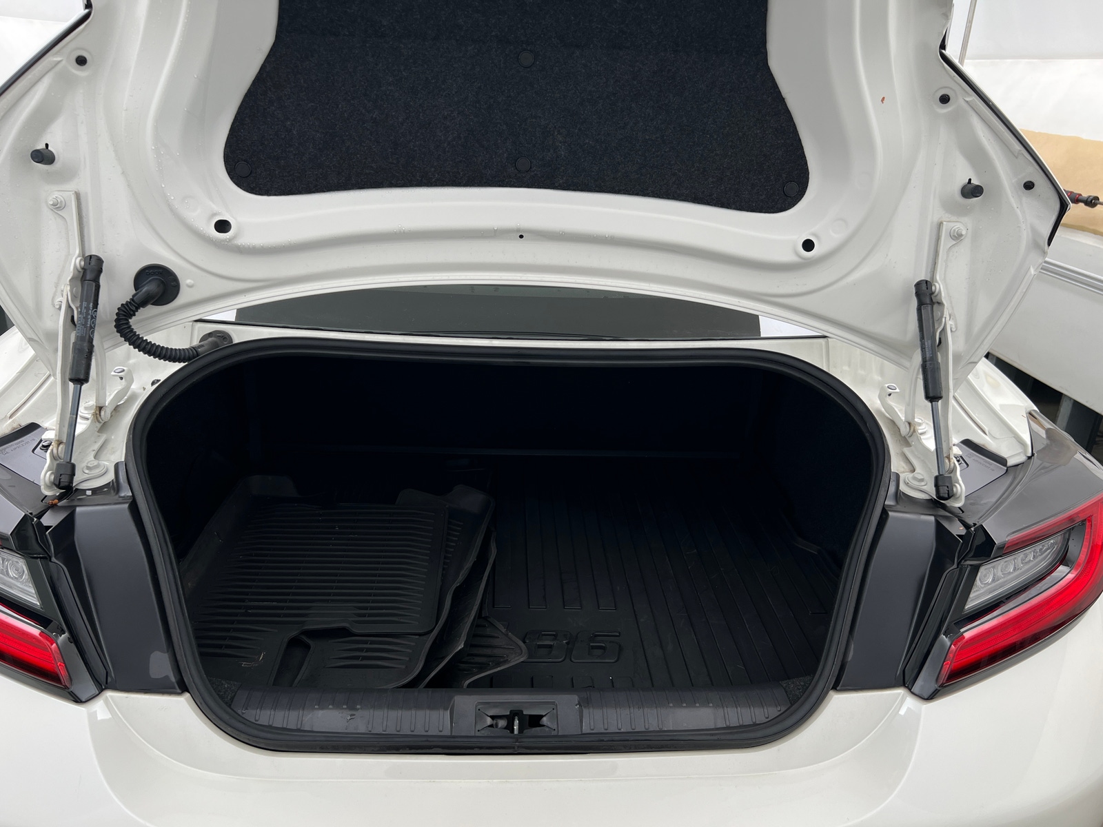 Thumbnail: 2024 Toyota GR86 - 4