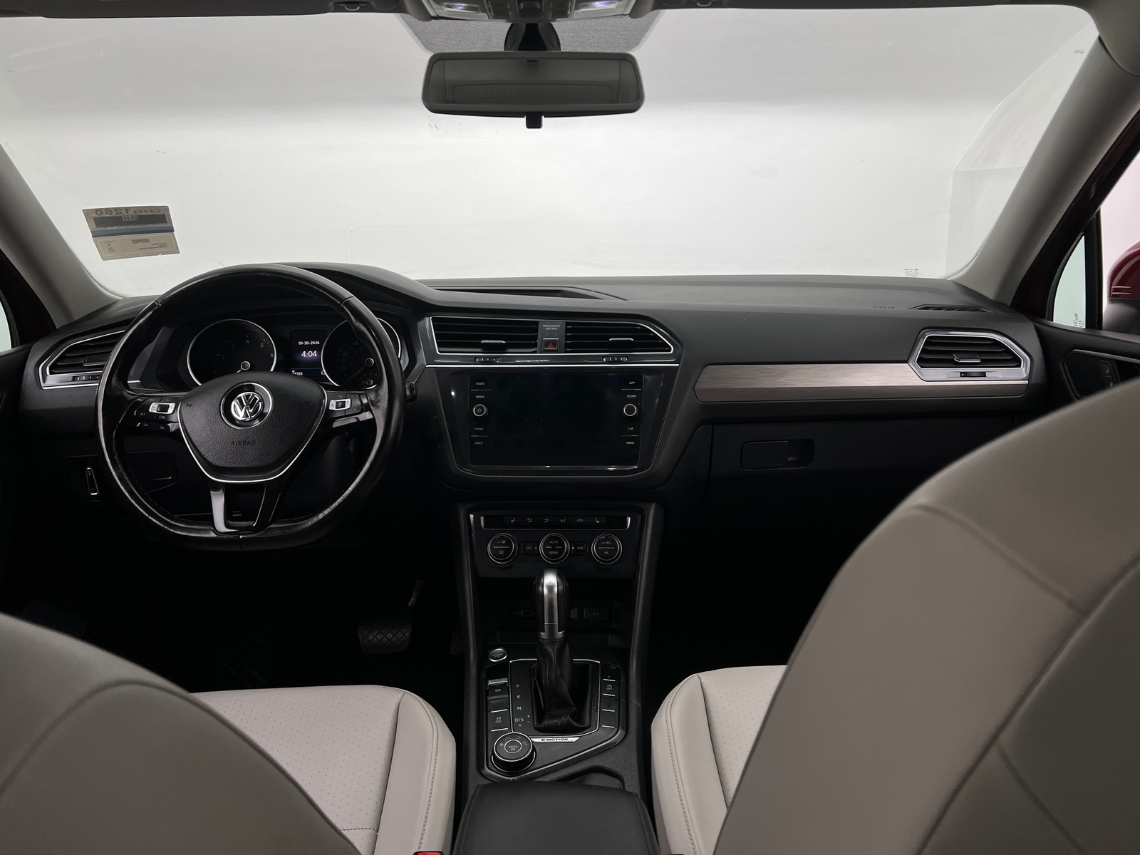 Thumbnail: 2018 Volkswagen Tiguan - 2