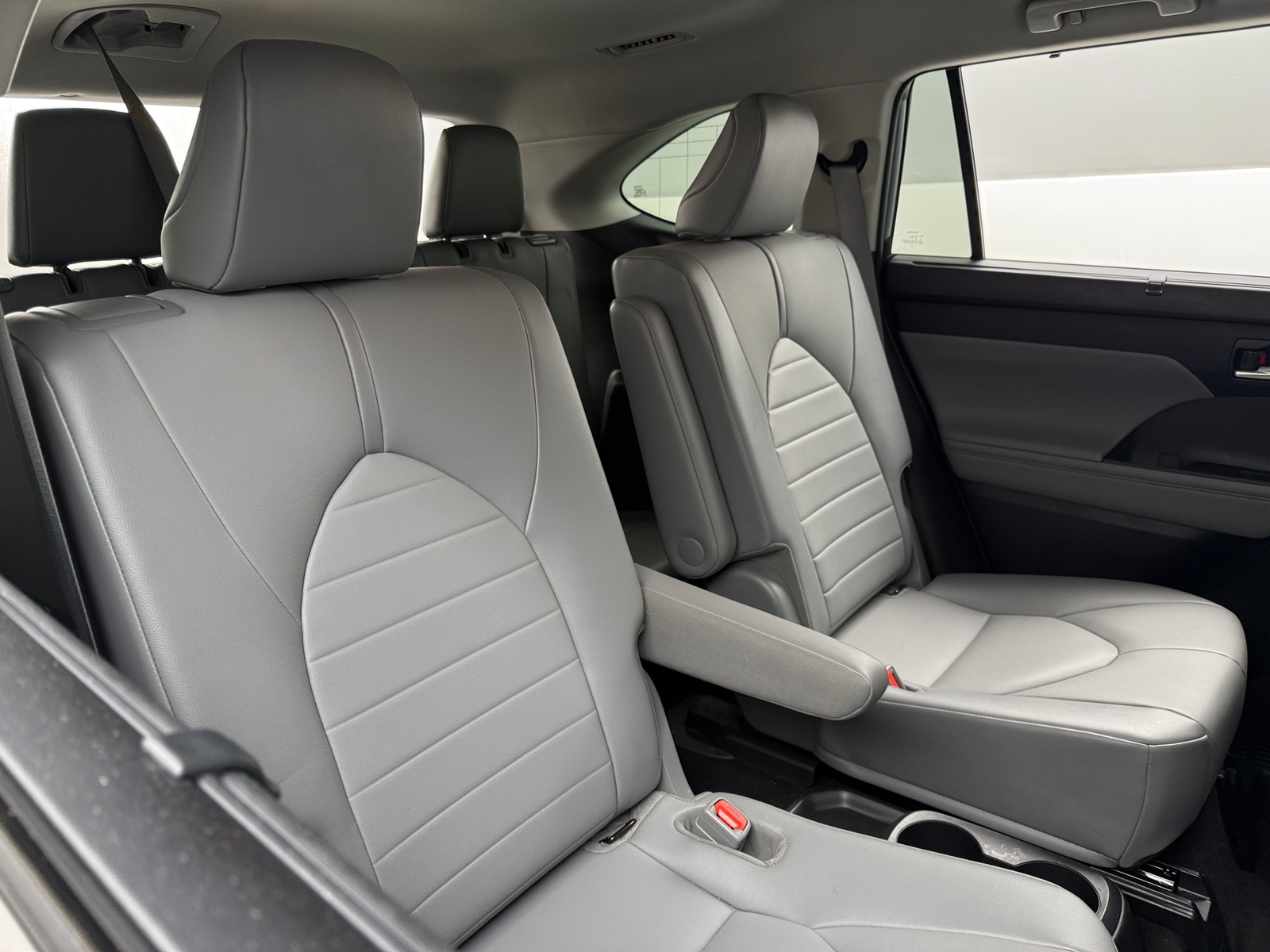 Thumbnail: 2021 Toyota Highlander - 5